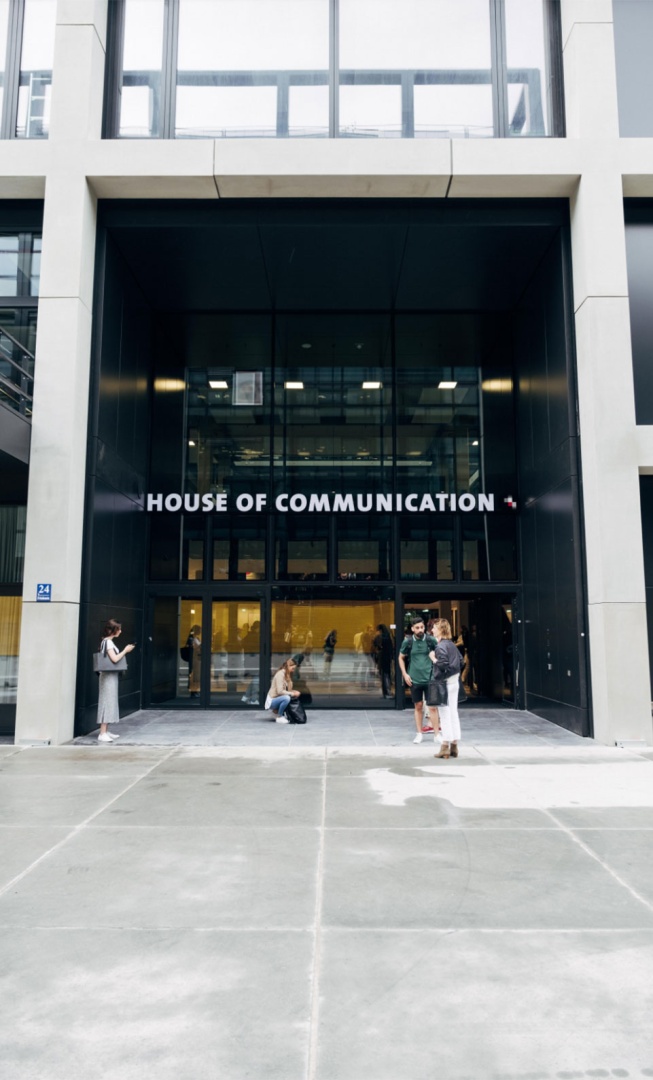 Eingang des House of Communication
